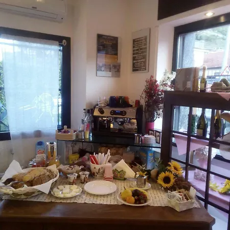 Gina Apartman Domaso